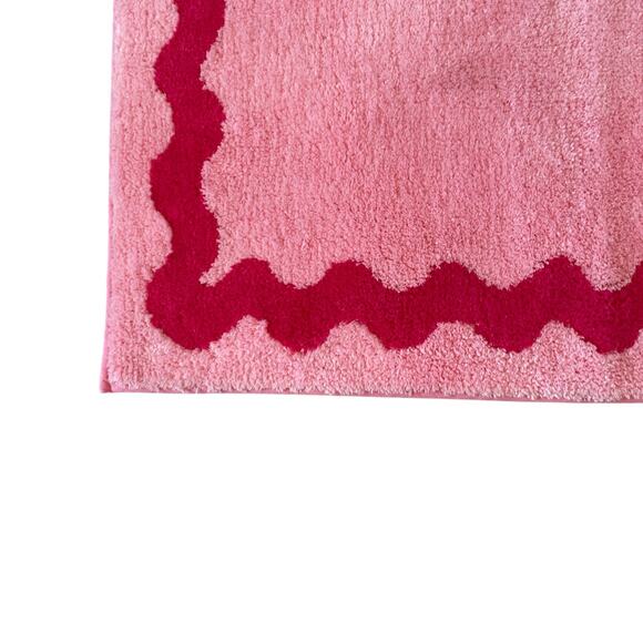 Betsey Johnson Pink Coquette Bath Mat 20x32 Plush Non-Slip Accent Rug NEW - Picture 4 of 7